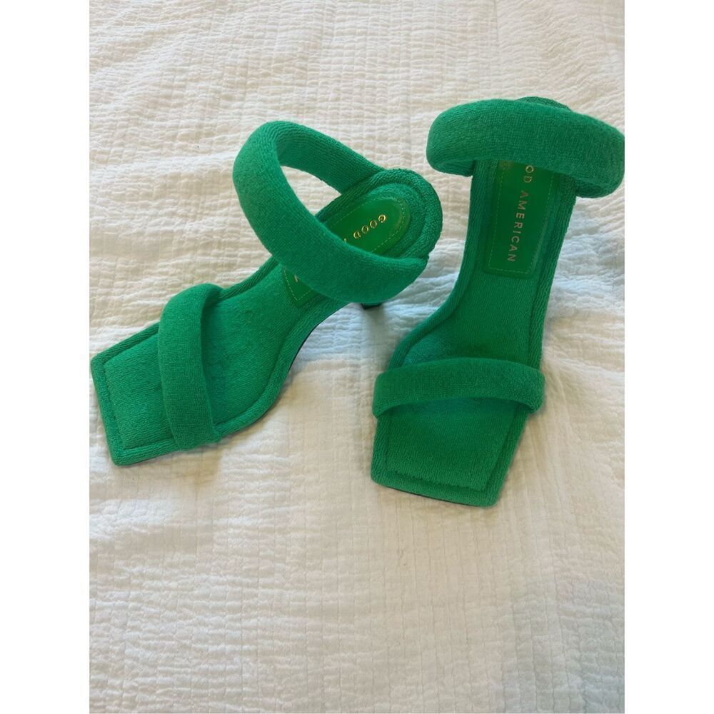 Good American Kelly Green Terry Cloth Sandal New In Box Size 4